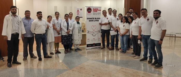 Matri Peeth volunteers at a blood donation camp